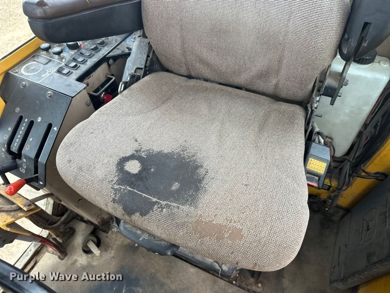 image for item EL0085 2000 John Deere 770CH motor grader