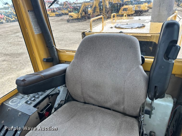 image for item EL0085 2000 John Deere 770CH motor grader