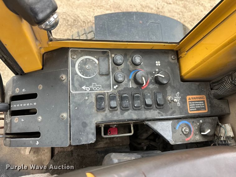 image for item EL0085 2000 John Deere 770CH motor grader