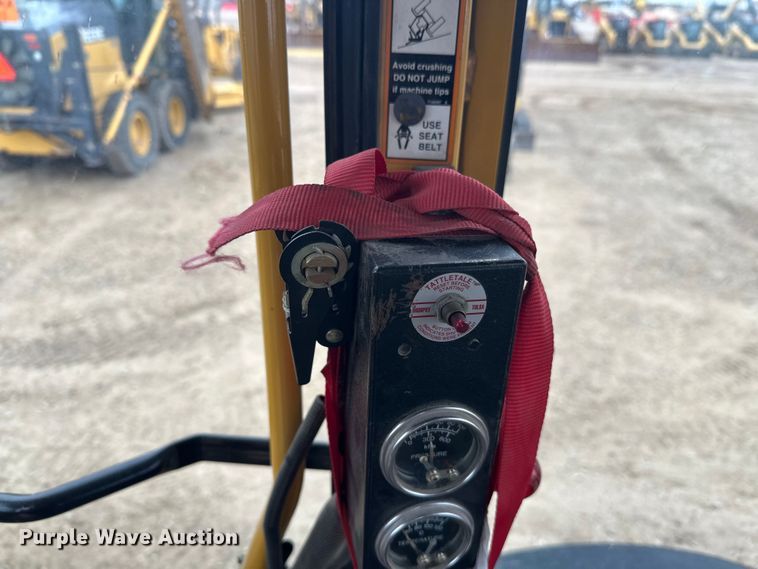 image for item EL0085 2000 John Deere 770CH motor grader