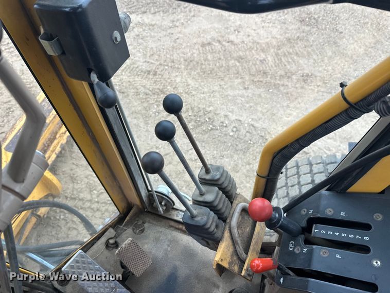 image for item EL0085 2000 John Deere 770CH motor grader