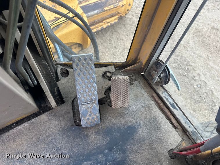 image for item EL0085 2000 John Deere 770CH motor grader