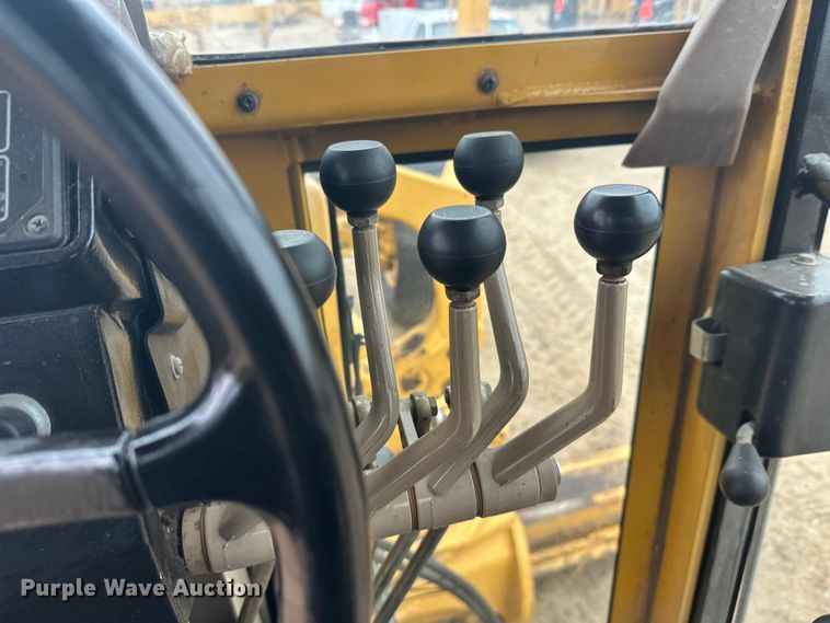 image for item EL0085 2000 John Deere 770CH motor grader