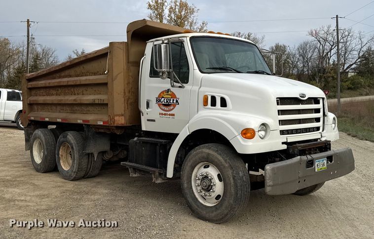 image for item EM2495 2003 Sterling L7500 Series dump truck