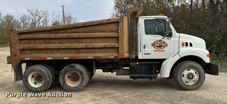 image for item EM2495 2003 Sterling L7500 Series dump truck