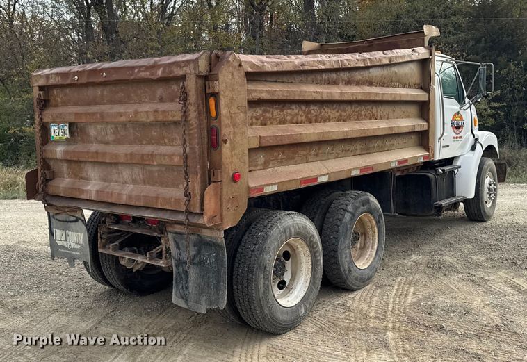 image for item EM2495 2003 Sterling L7500 Series dump truck