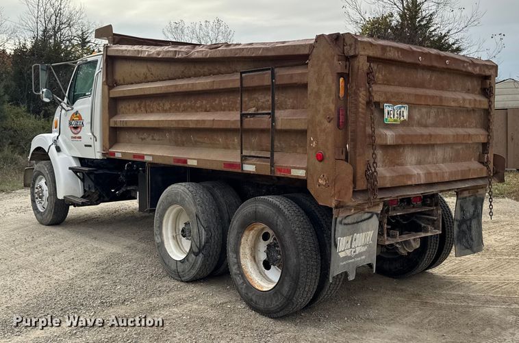 image for item EM2495 2003 Sterling L7500 Series dump truck