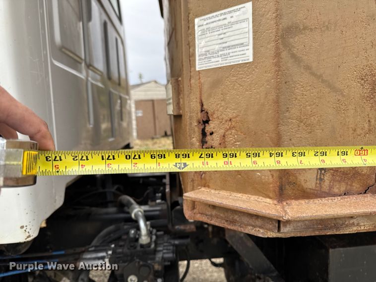 image for item EM2495 2003 Sterling L7500 Series dump truck