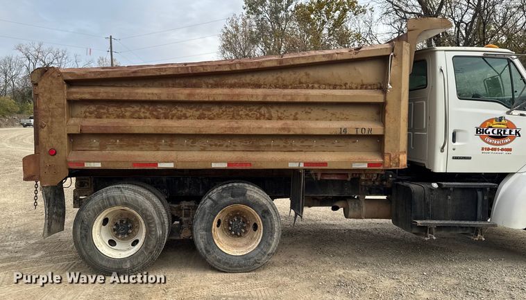 image for item EM2495 2003 Sterling L7500 Series dump truck