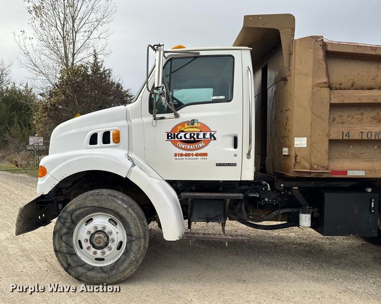 image for item EM2495 2003 Sterling L7500 Series dump truck