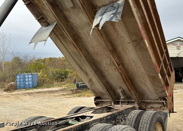 image for item EM2495 2003 Sterling L7500 Series dump truck