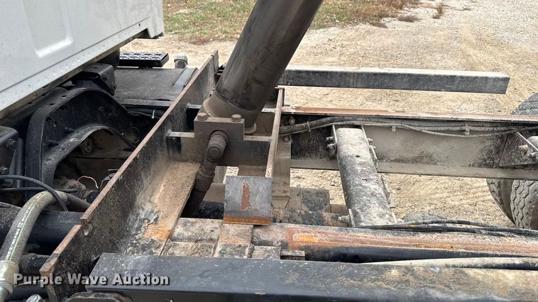 image for item EM2495 2003 Sterling L7500 Series dump truck