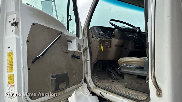 image for item EM2495 2003 Sterling L7500 Series dump truck