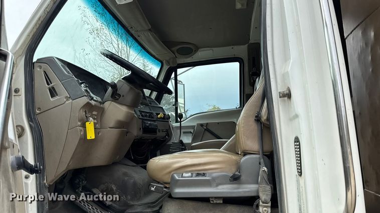 image for item EM2495 2003 Sterling L7500 Series dump truck