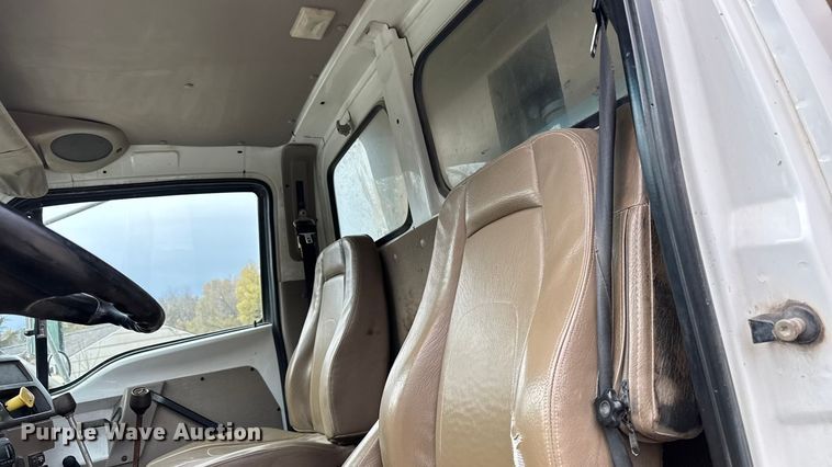 image for item EM2495 2003 Sterling L7500 Series dump truck