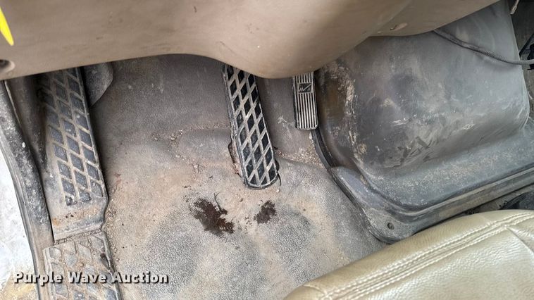 image for item EM2495 2003 Sterling L7500 Series dump truck