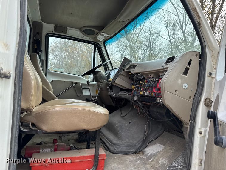 image for item EM2495 2003 Sterling L7500 Series dump truck