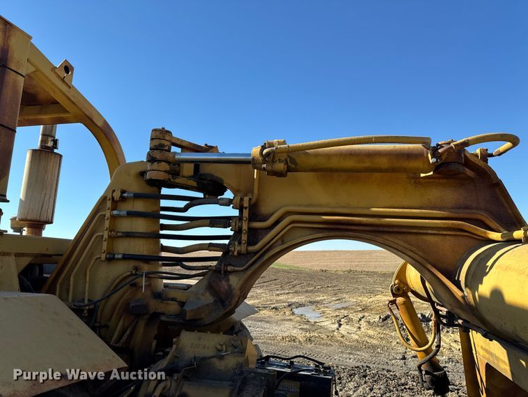 image for item EM2496 Caterpillar 613 elevating scraper