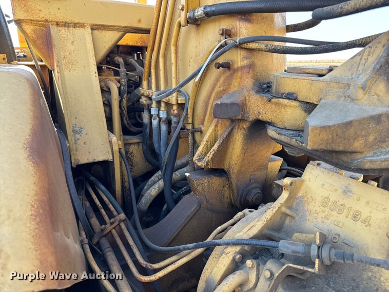 image for item EM2496 Caterpillar 613 elevating scraper