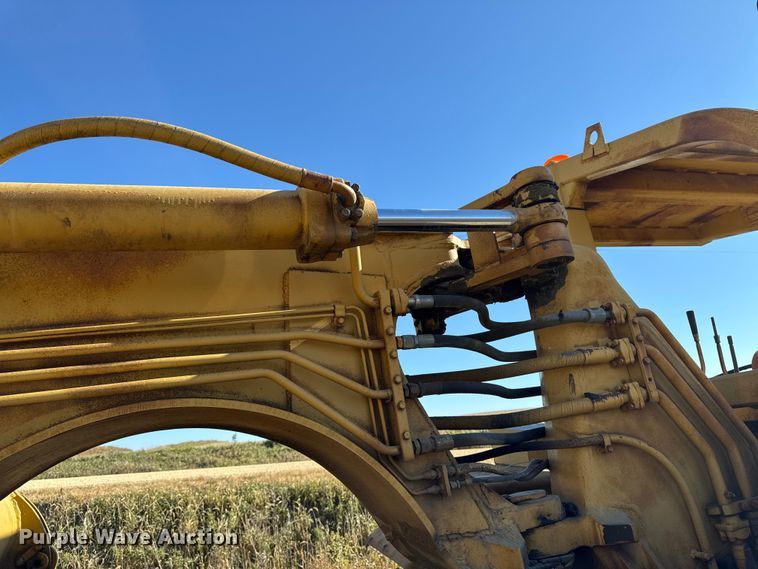 image for item EM2496 Caterpillar 613 elevating scraper