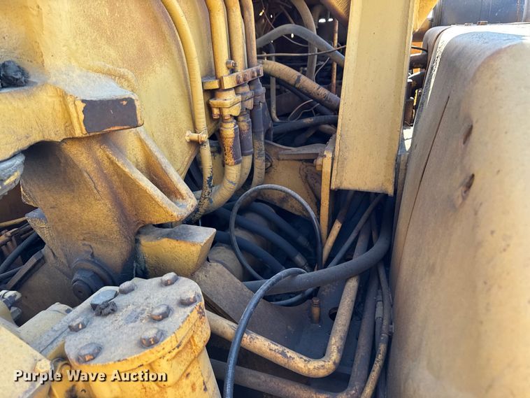 image for item EM2496 Caterpillar 613 elevating scraper