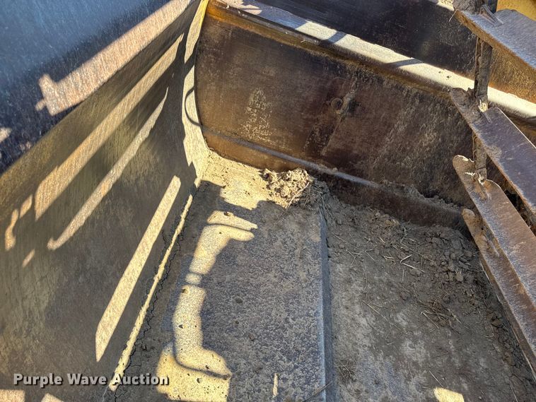 image for item EM2496 Caterpillar 613 elevating scraper