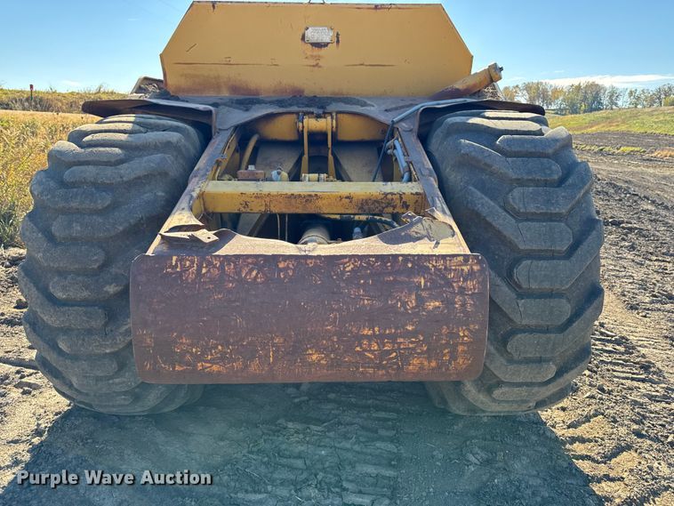 image for item EM2496 Caterpillar 613 elevating scraper