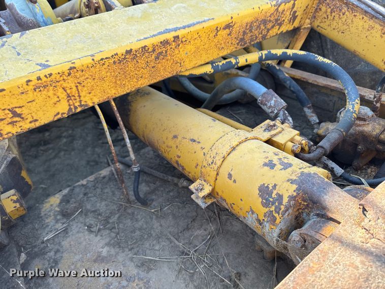 image for item EM2496 Caterpillar 613 elevating scraper