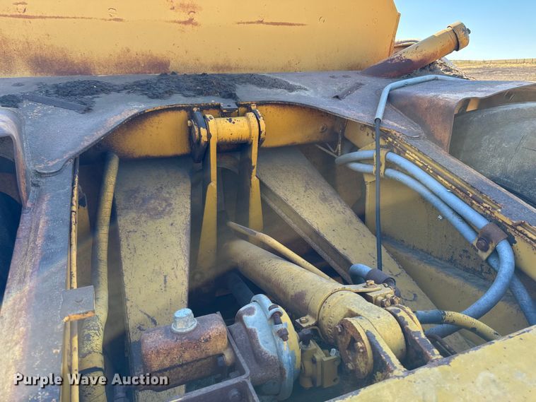 image for item EM2496 Caterpillar 613 elevating scraper