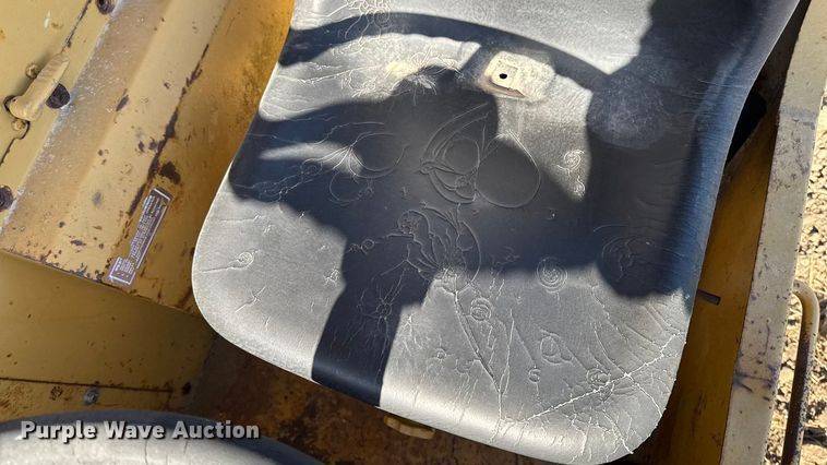 image for item EM2496 Caterpillar 613 elevating scraper