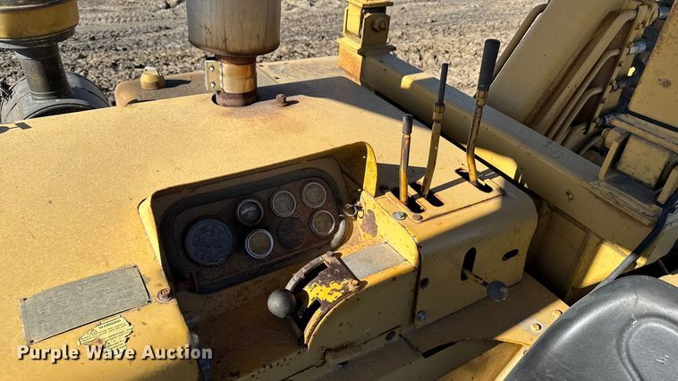 image for item EM2496 Caterpillar 613 elevating scraper