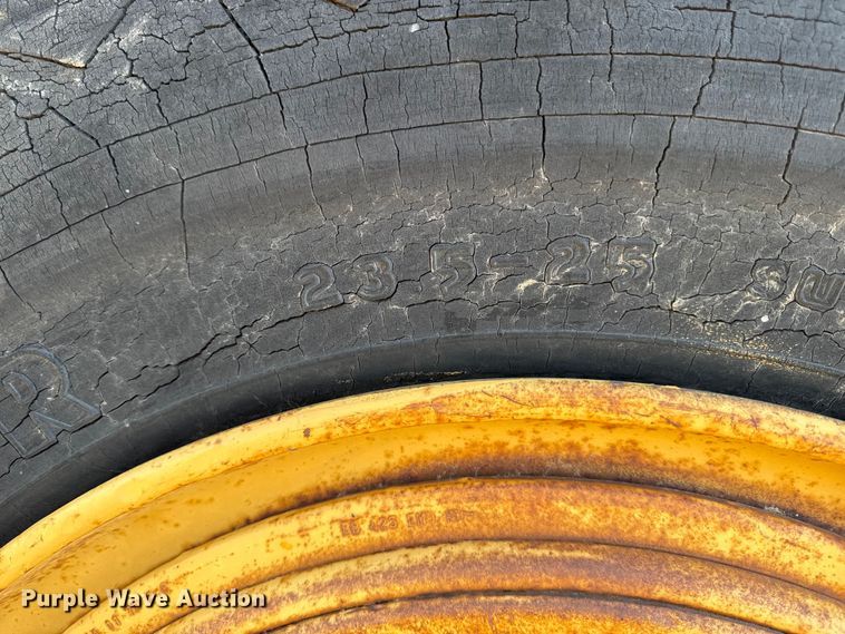 image for item EM2496 Caterpillar 613 elevating scraper