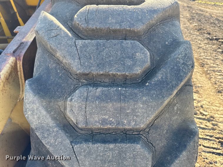 image for item EM2496 Caterpillar 613 elevating scraper