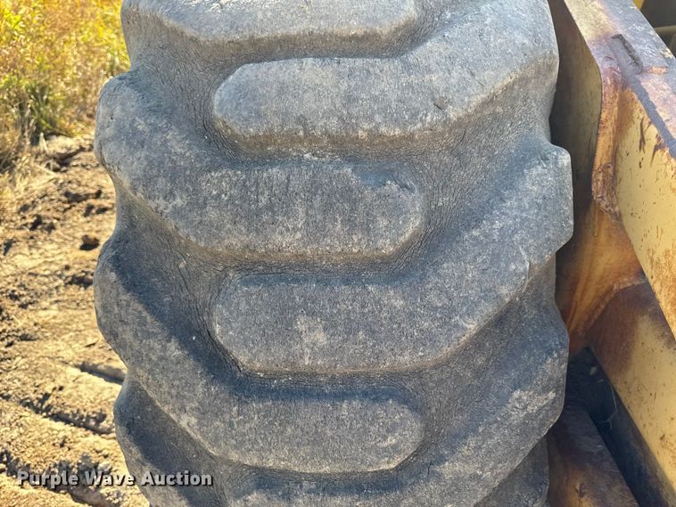 image for item EM2496 Caterpillar 613 elevating scraper