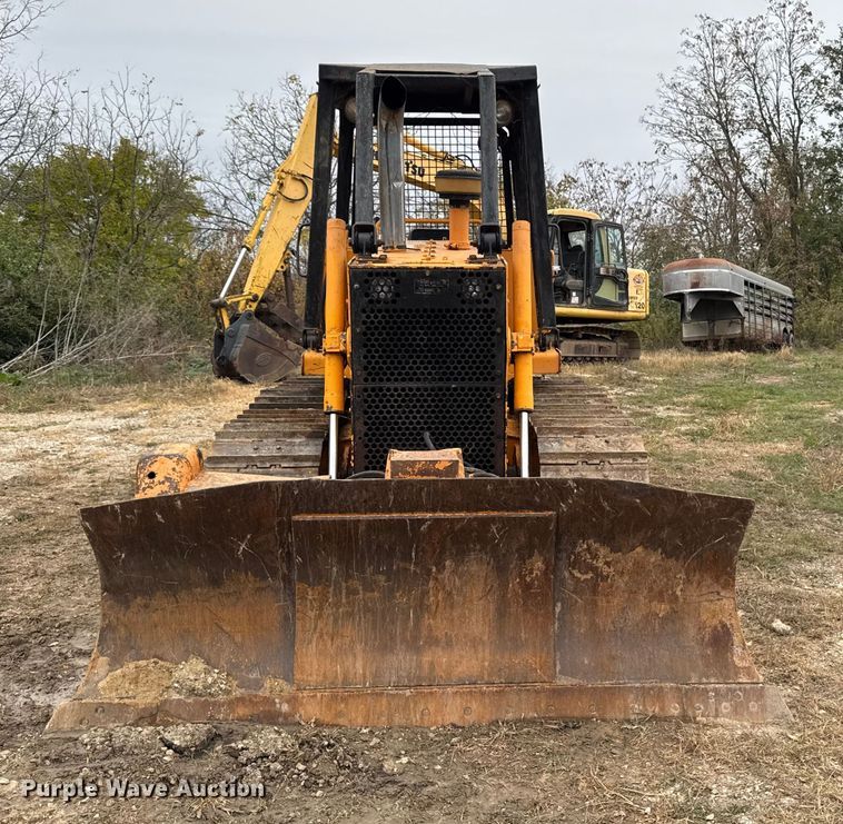 image for item EM2497 1981 Case 850B dozer