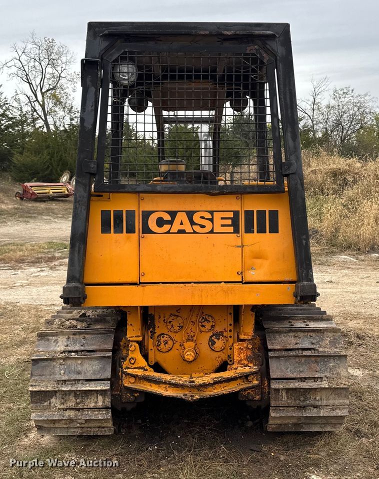 image for item EM2497 1981 Case 850B dozer