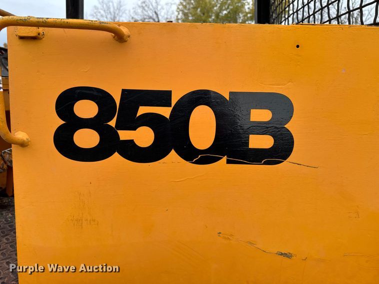 image for item EM2497 1981 Case 850B dozer