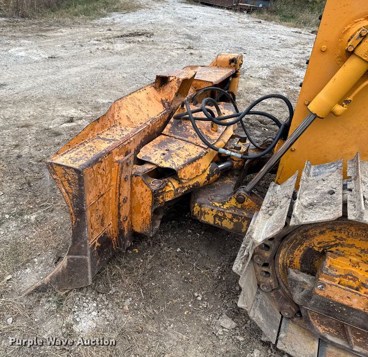 image for item EM2497 1981 Case 850B dozer