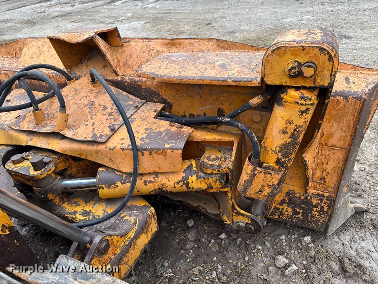 image for item EM2497 1981 Case 850B dozer