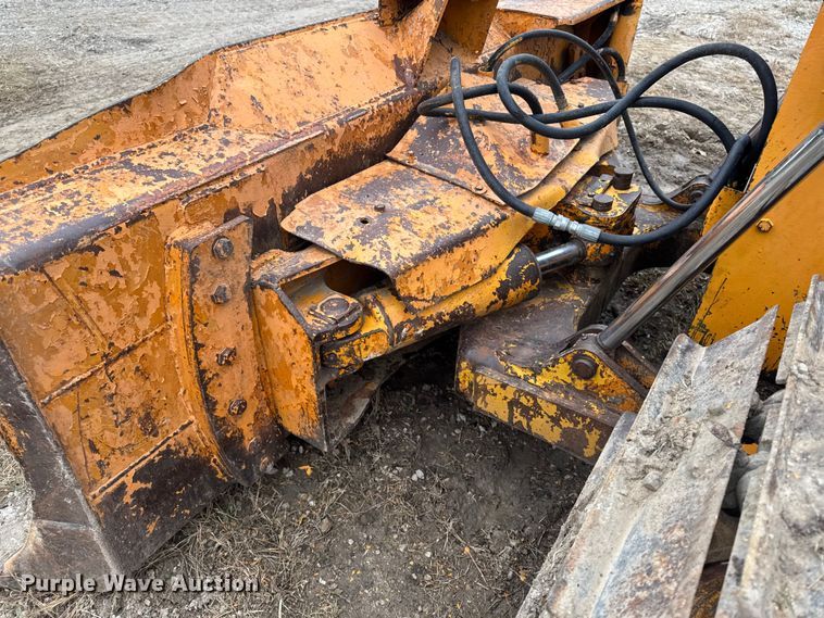 image for item EM2497 1981 Case 850B dozer