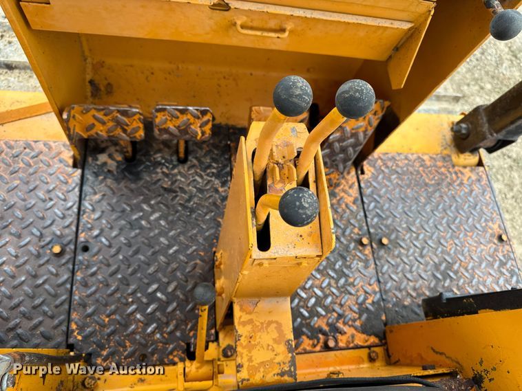 image for item EM2497 1981 Case 850B dozer