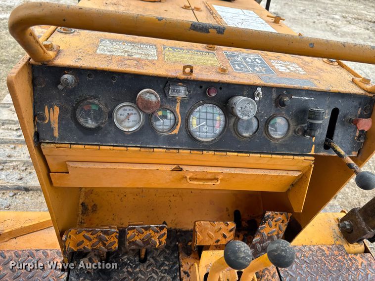 image for item EM2497 1981 Case 850B dozer