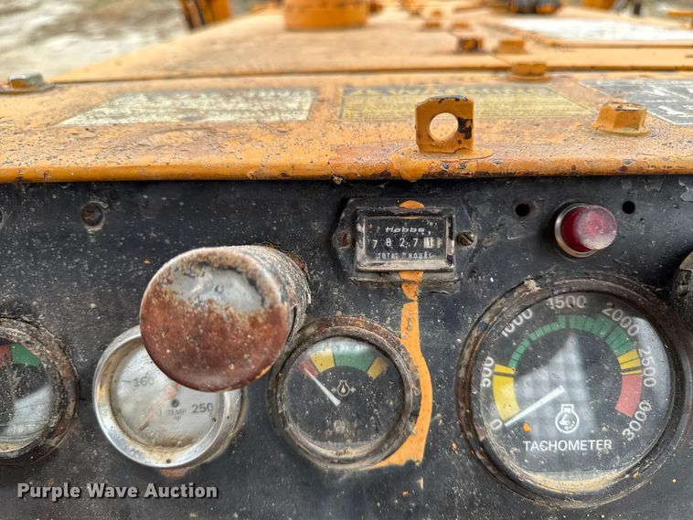 image for item EM2497 1981 Case 850B dozer