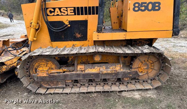 image for item EM2497 1981 Case 850B dozer