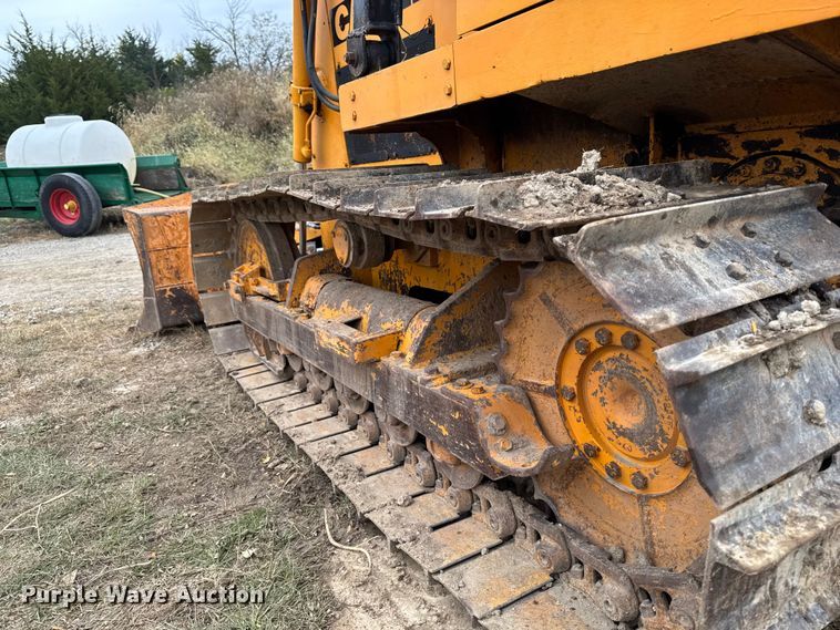 image for item EM2497 1981 Case 850B dozer