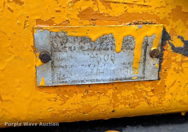 image for item EM2497 1981 Case 850B dozer