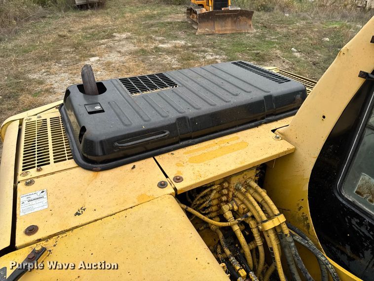 image for item EM2498 1998 Komatsu PC120-6 excavator
