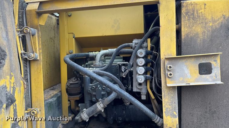 image for item EM2498 1998 Komatsu PC120-6 excavator