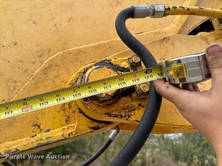 image for item EM2498 1998 Komatsu PC120-6 excavator