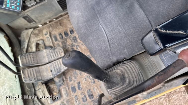 image for item EM2498 1998 Komatsu PC120-6 excavator